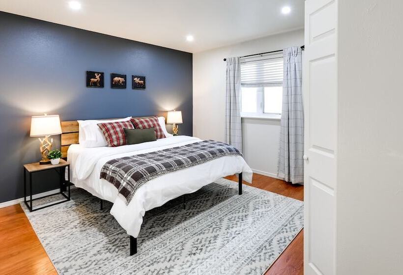 Modern Fairbanks Retreat: 11 Mi To Downtown!