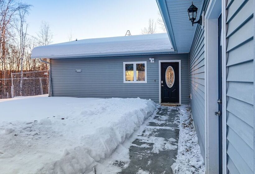 Modern Fairbanks Retreat: 11 Mi To Downtown!