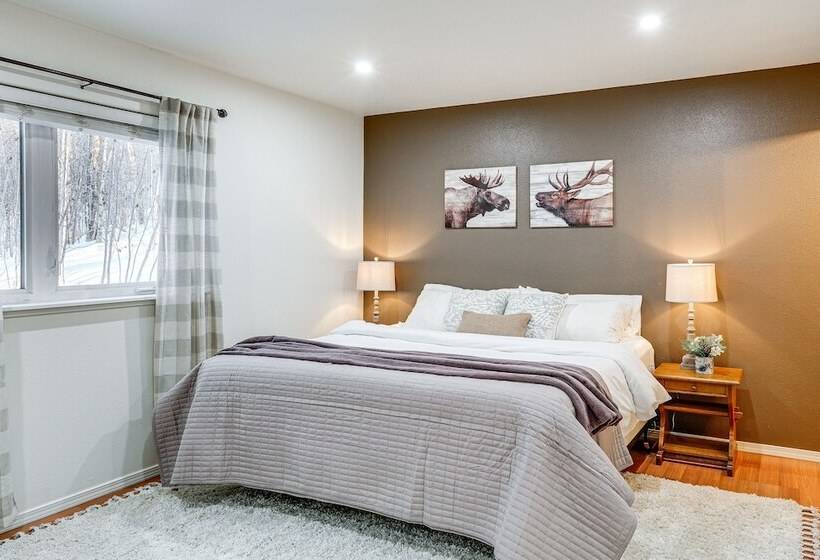 Modern Fairbanks Retreat: 11 Mi To Downtown!