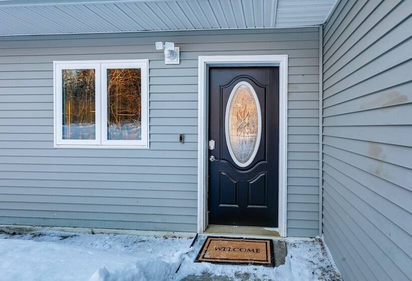 Modern Fairbanks Retreat: 11 Mi To Downtown!