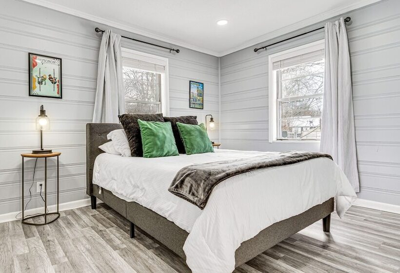 Modern Home ~ 6 Mi To Downtown Indy: Pets Welcome!