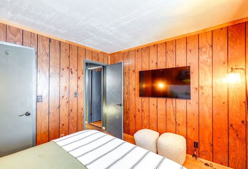 Munds Park Cabin W/ Deck & Fire Pit: Walk To Trail