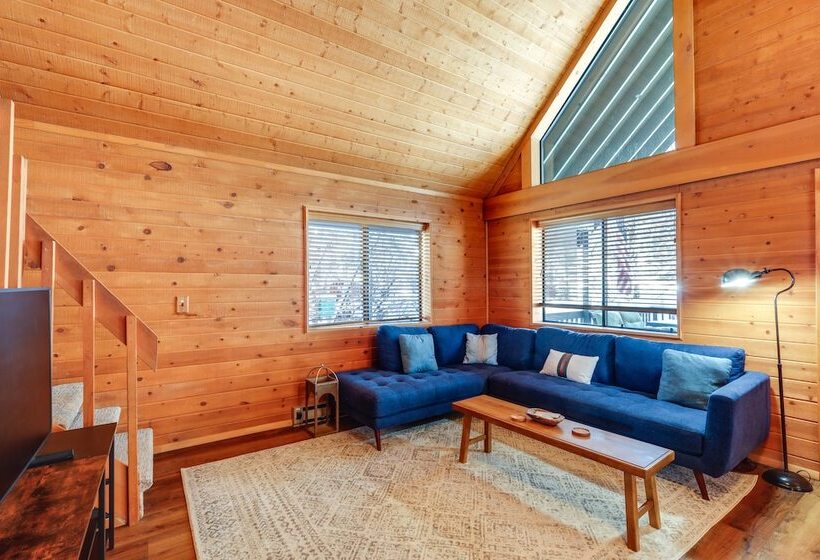 Munds Park Cabin W/ Deck & Fire Pit: Walk To Trail