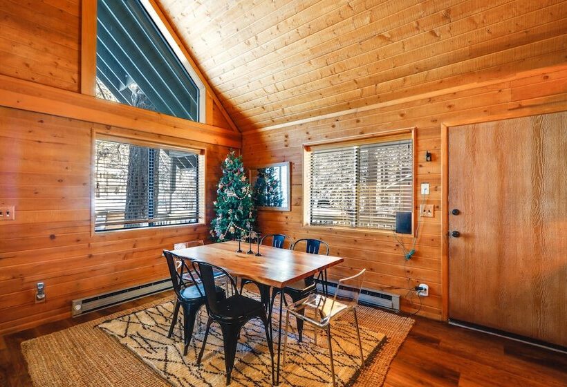 Munds Park Cabin W/ Deck & Fire Pit: Walk To Trail