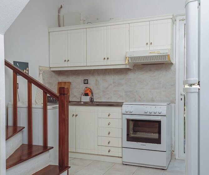 Mola Kalyva Suites