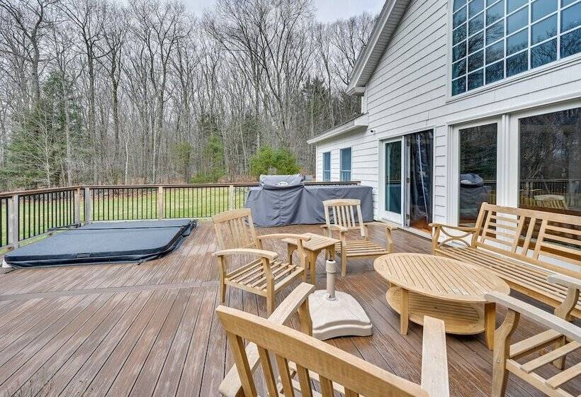 Monterey Home W/ Hot Tub, Pool & Game Room!