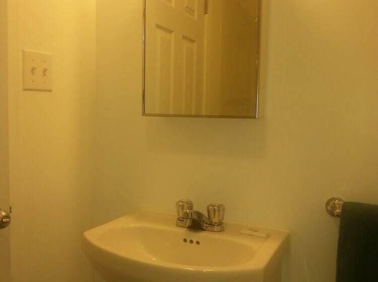 מוטל Country Squire Motor Inn