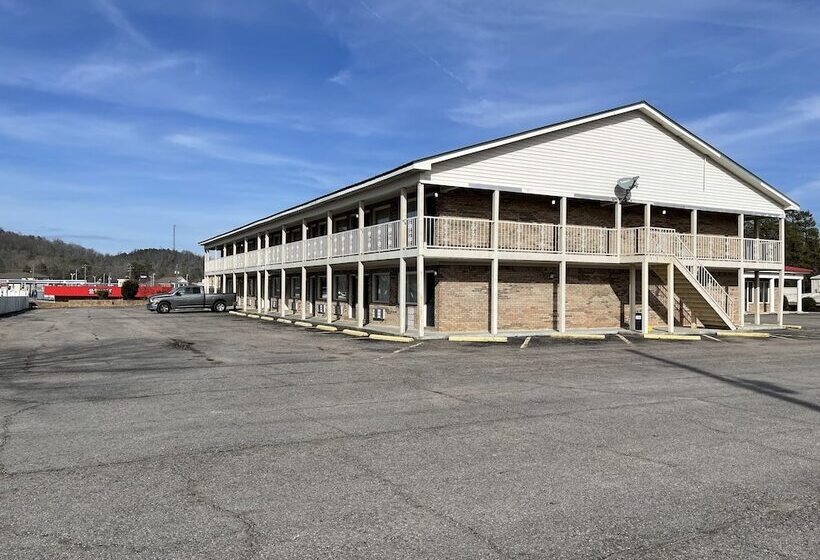 汽车旅馆  Covered Bridge Inn & Suites