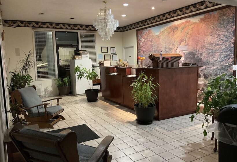 汽车旅馆  Covered Bridge Inn & Suites