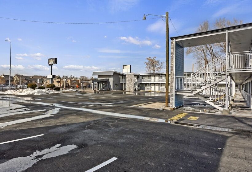 汽车旅馆  Temple View Inn