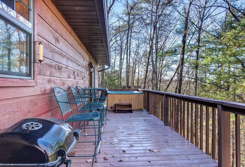 Peaceful 2br In Mountains W/ Private Hot Tub!