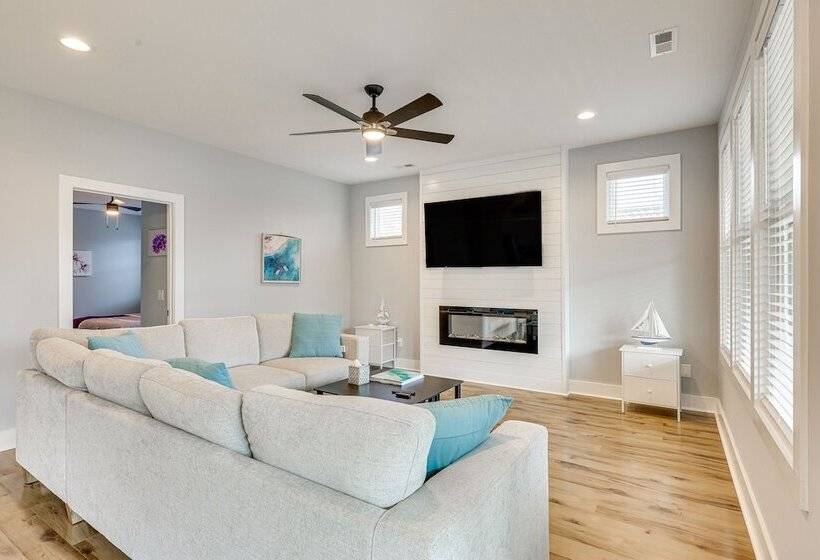 Oak Island Coastal Home W/ Covered Deck!