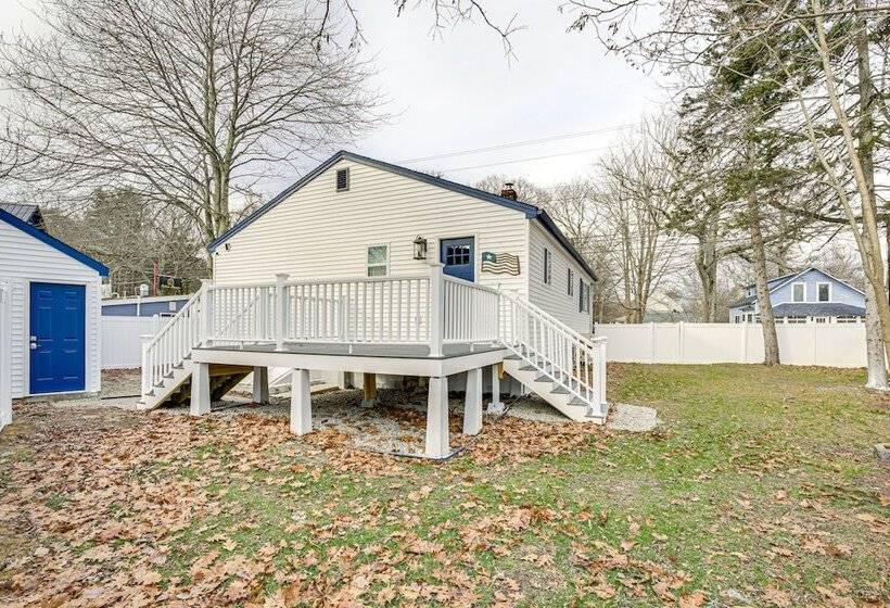 Old Orchard Beach Home: Steps To Beach & Pier!