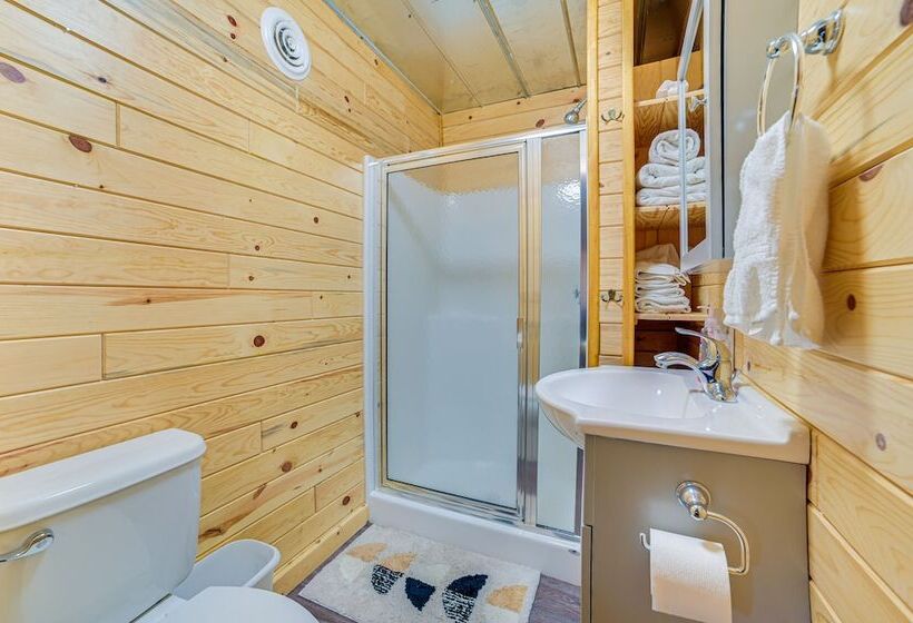 Oscoda Cabin W/ Charcoal Grill: Walk To Lake Huron