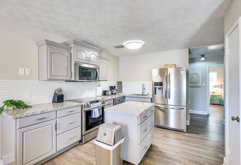 Panama City Beach House W/ Patio, Walk To Ocean