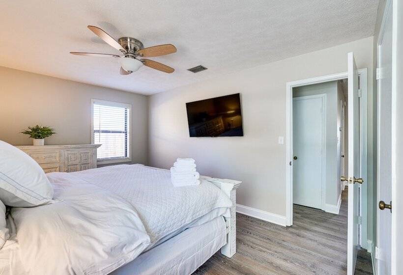 Panama City Beach House W/ Patio, Walk To Ocean