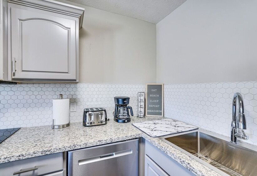 Panama City Beach House W/ Patio, Walk To Ocean