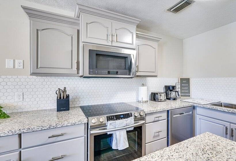 Panama City Beach House W/ Patio, Walk To Ocean