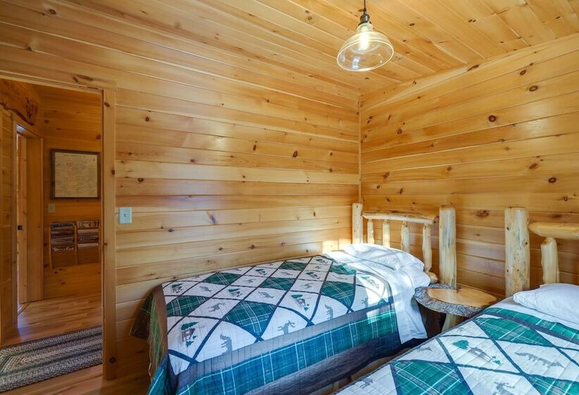 Peaceful Bradford Cabin W/ Pond & Covered Deck!