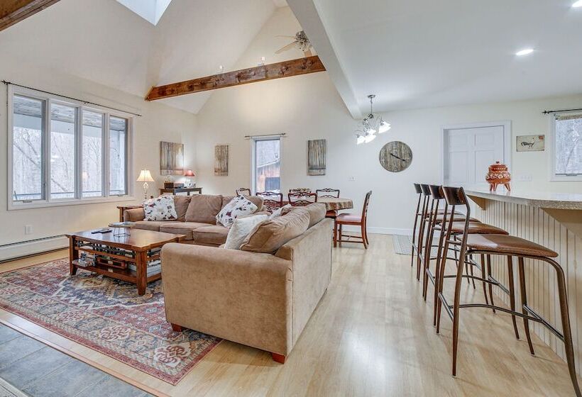 Peaceful Cavendish Retreat W/ Hot Tub & Fireplace!