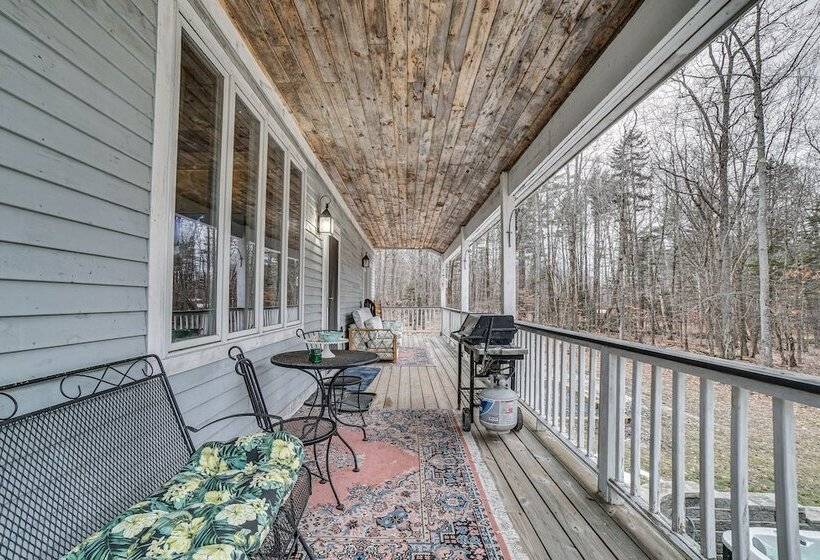 Peaceful Cavendish Retreat W/ Hot Tub & Fireplace!