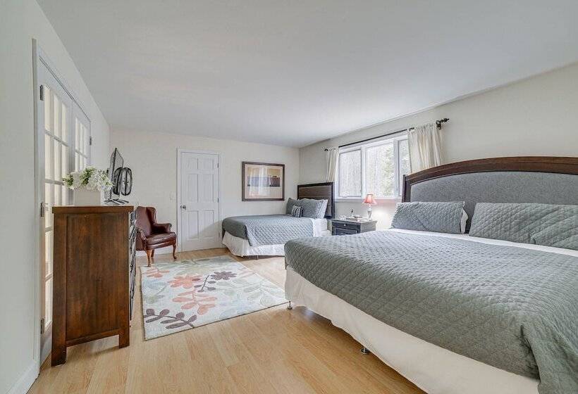 Peaceful Cavendish Retreat W/ Hot Tub & Fireplace!