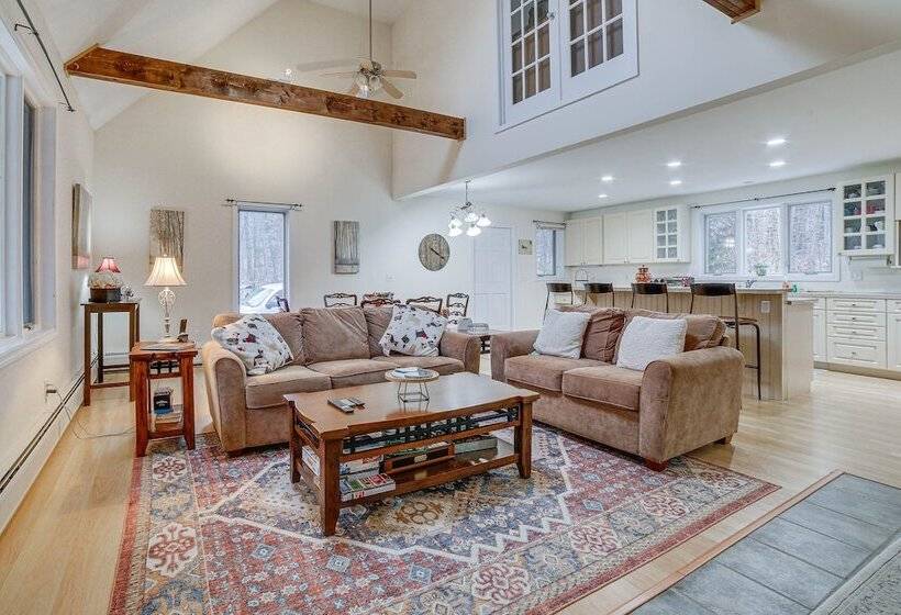 Peaceful Cavendish Retreat W/ Hot Tub & Fireplace!