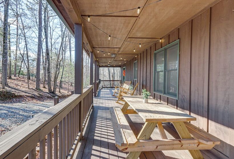 Peaceful Ellijay Cabin: Pool Access & Resort Perks