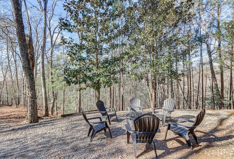 Peaceful Ellijay Cabin: Pool Access & Resort Perks