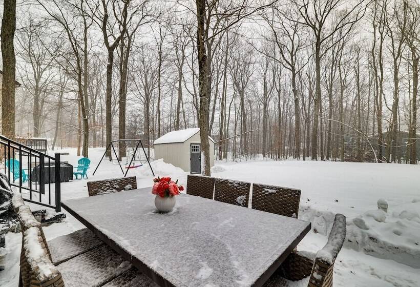 Pennsylvania Home W/ Hot Tub: 7 Mi To Kalahari!