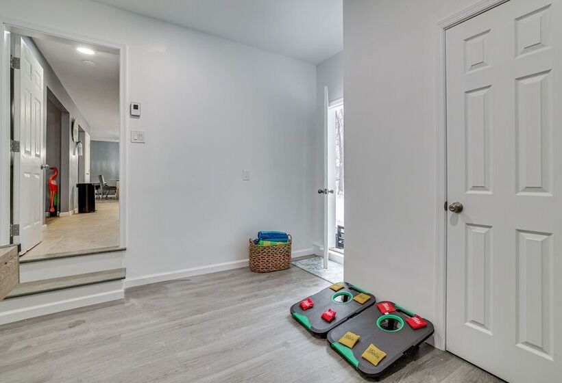 Pennsylvania Home W/ Hot Tub: 7 Mi To Kalahari!