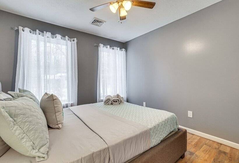 Pennsylvania Home W/ Hot Tub: 7 Mi To Kalahari!