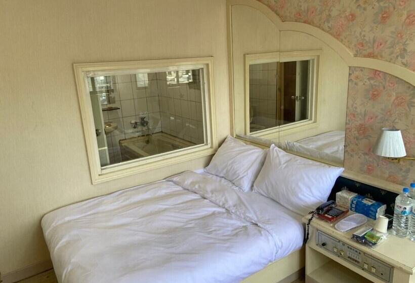 پانسیون Daydaymeworld