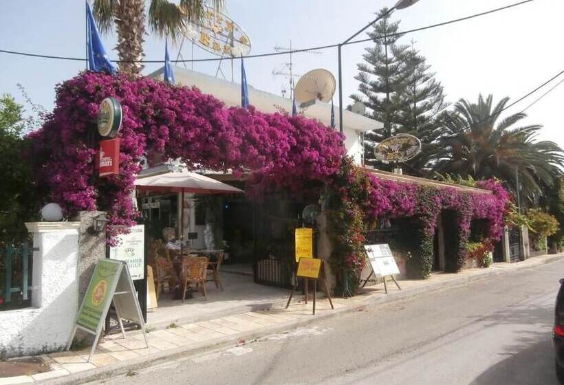 بنسيون Harry's Bar & Apartments