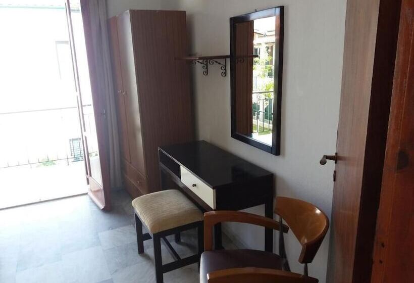 پانسیون Harry's Bar & Apartments