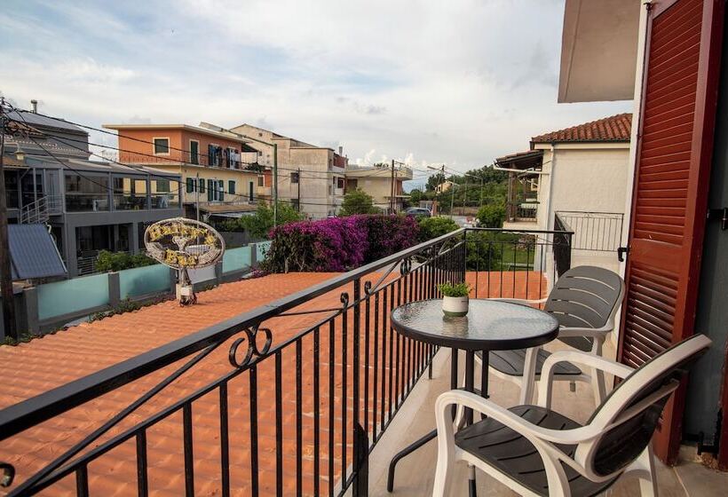 بنسيون Harry's Bar & Apartments