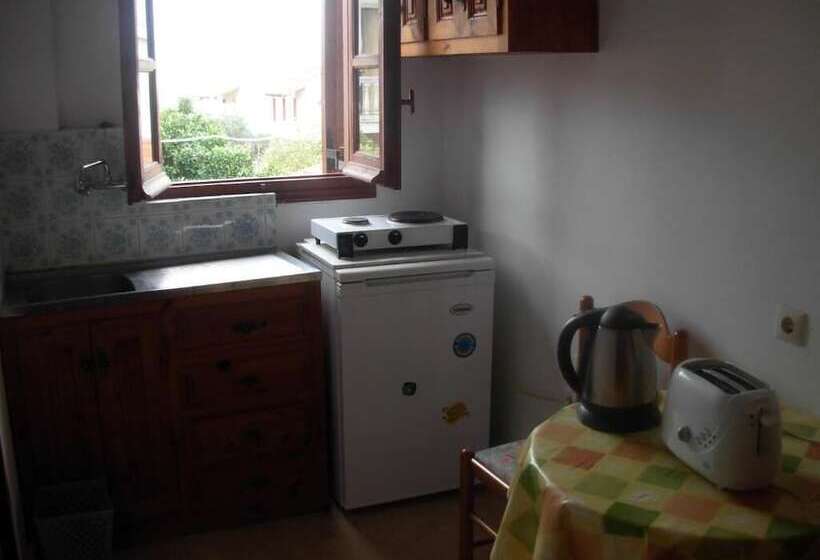 بنسيون Harry's Bar & Apartments