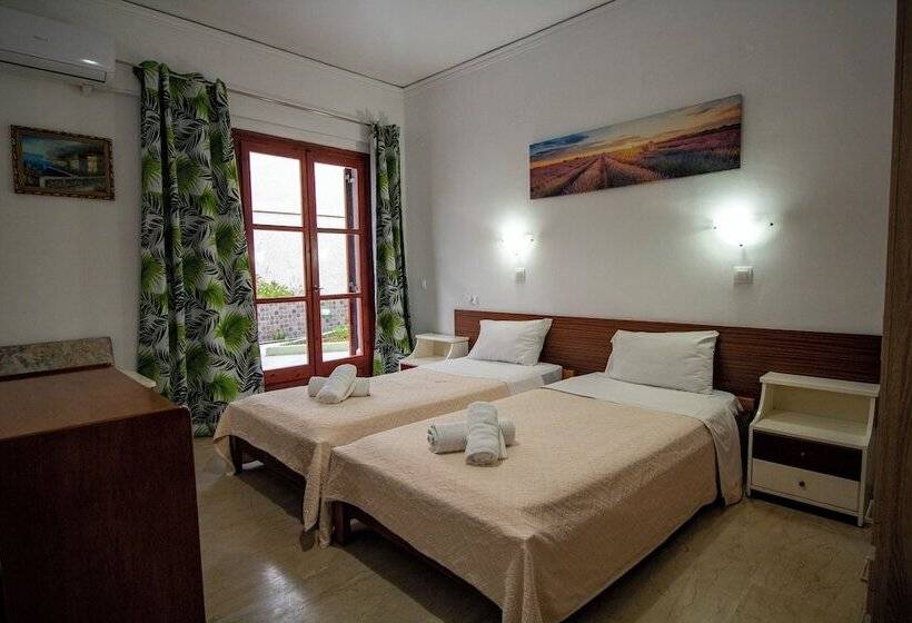 بنسيون Harry's Bar & Apartments