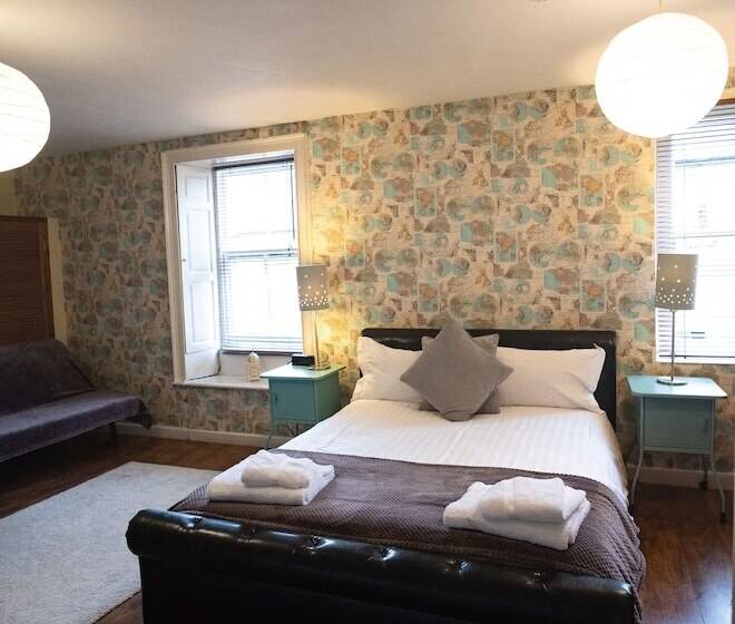 פנסיון Laburnum House & Bistro En Glaze