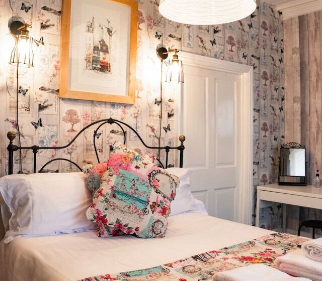 פנסיון Laburnum House & Bistro En Glaze