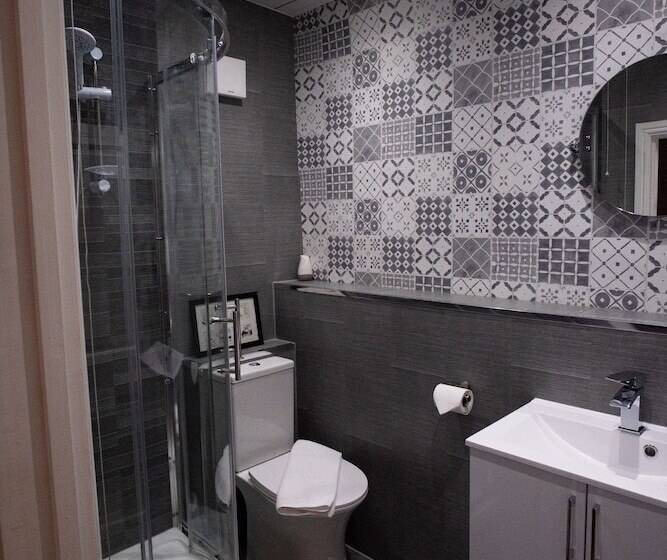 פנסיון Laburnum House & Bistro En Glaze