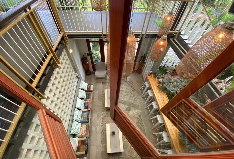 بنسيون Lux Homestay