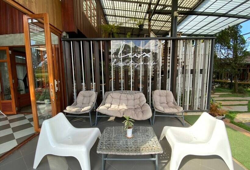 بنسيون Lux Homestay