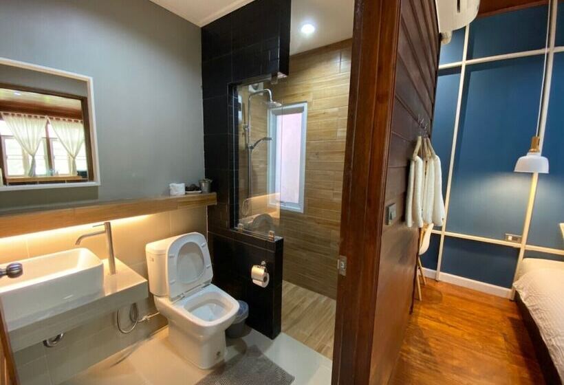 بنسيون Lux Homestay