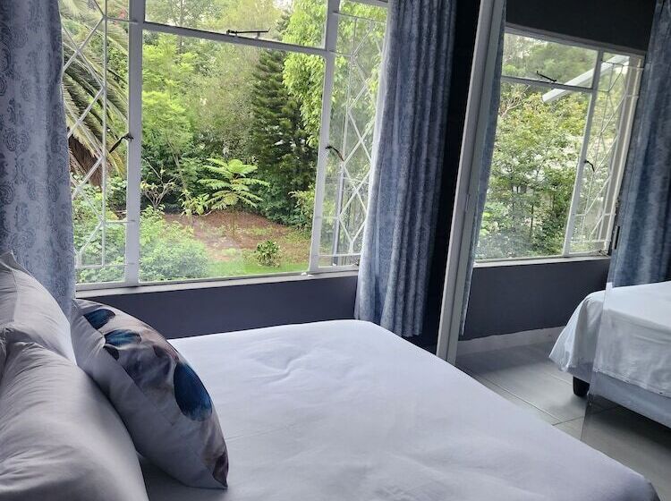 膳宿费 Mistica On St James