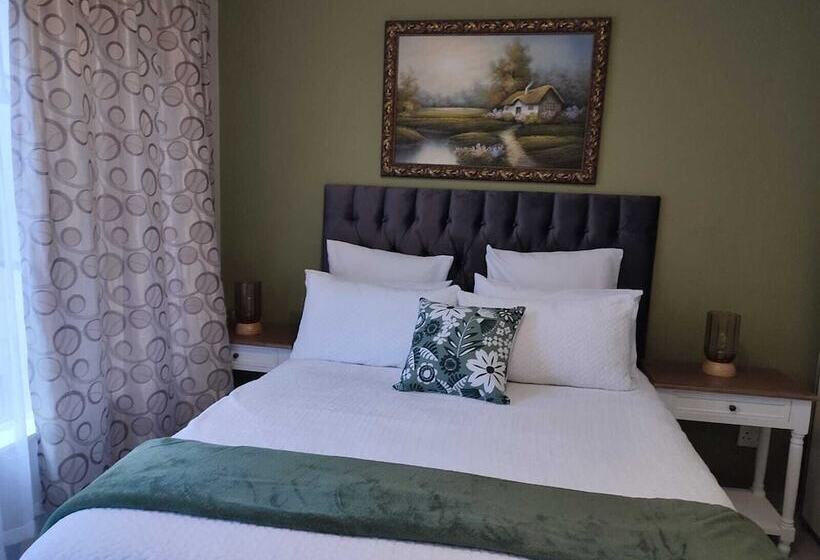 膳宿费 Mistica On St James