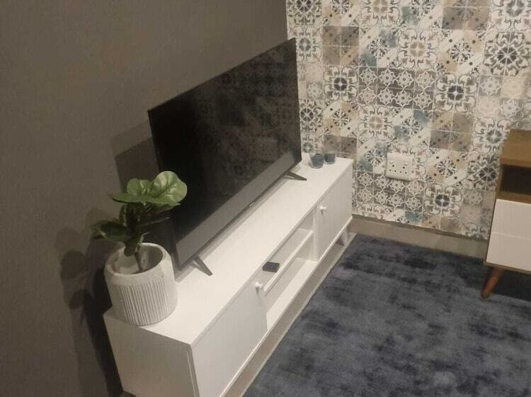 膳宿费 Mistica On St James