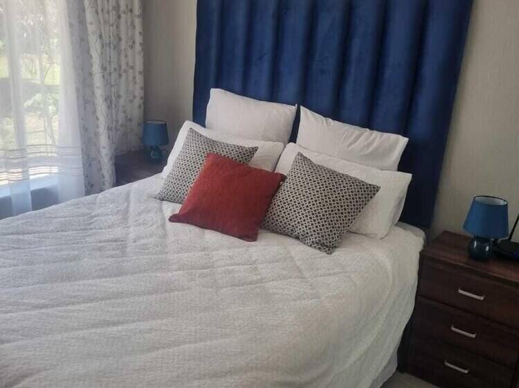 膳宿费 Mistica On St James