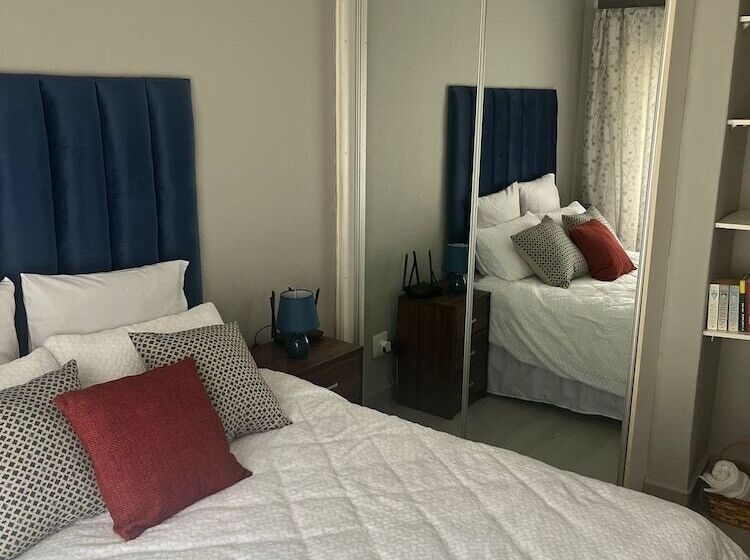 膳宿费 Mistica On St James