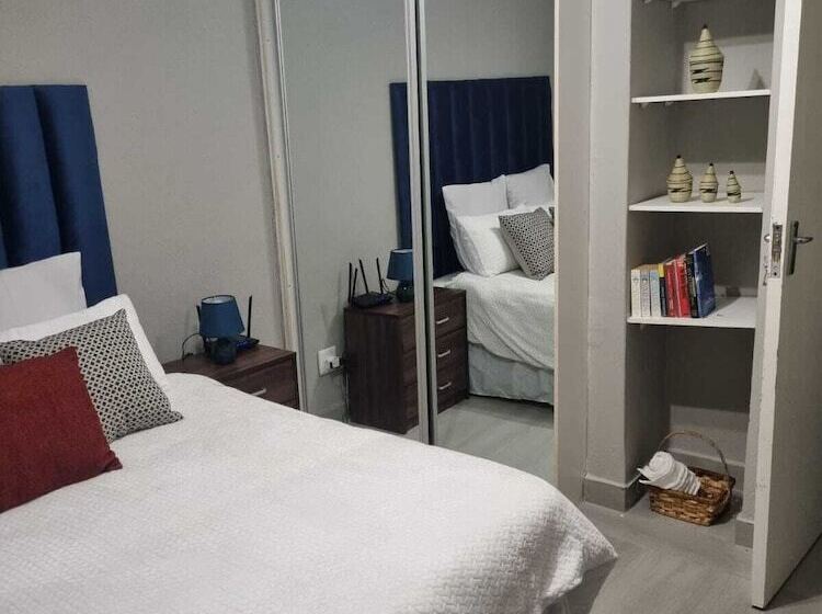 膳宿费 Mistica On St James